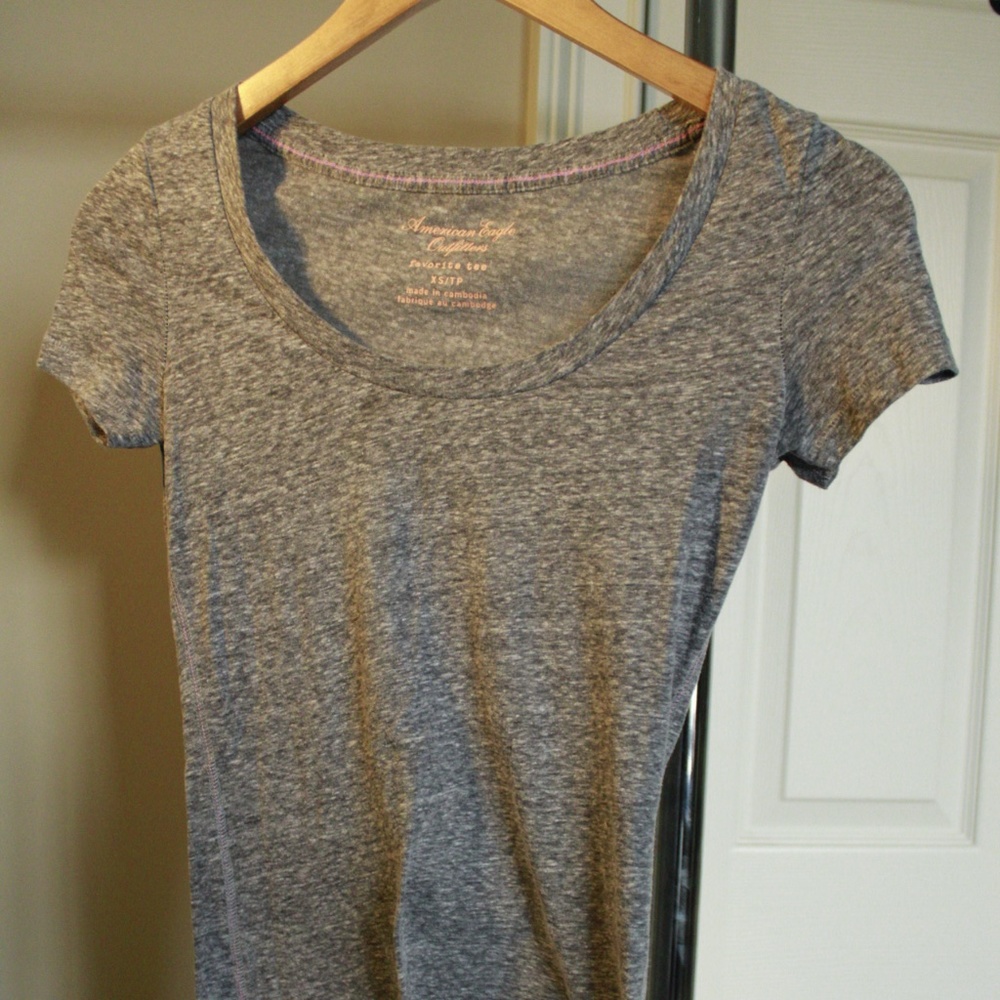 American Eagle Grey Fitted Tee